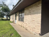 101 Colonial Drive, Yorktown, TX 78164