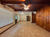 1505 N. Henry, Cuero, TX 77954