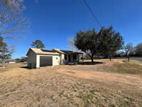 339 E 10th Street, Yorktown, TX 78164