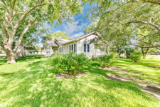 543 W. Seventh St., Yorktown, TX 78164