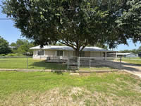 709 N. Leckie, Runge, TX 78151