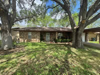 807 W. Tenth St., Yorktown, TX 78164