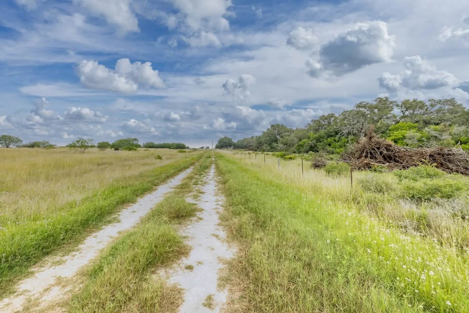 Weischwill Real Estate Hohn Rd, Nordheim, TX 78141